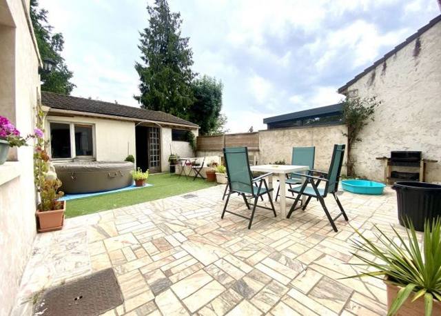 Maison mitoyenne 2 côtés vendu à Morangles