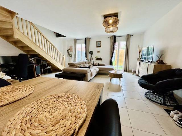 Maison mitoyenne 1 côté vendu à Neuilly-en-Thelle