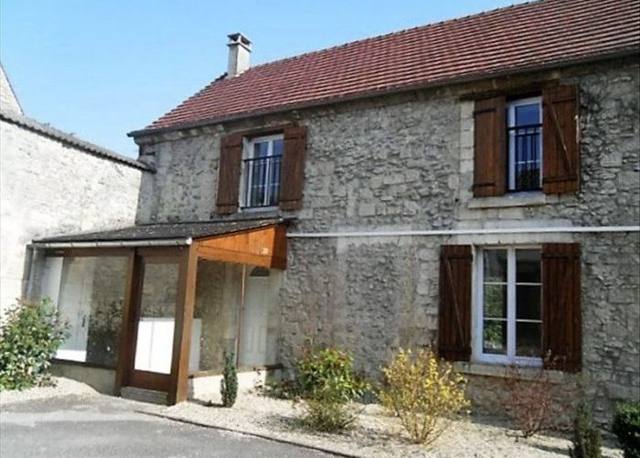 Maison mitoyenne 1 côté vendu à Monceaux